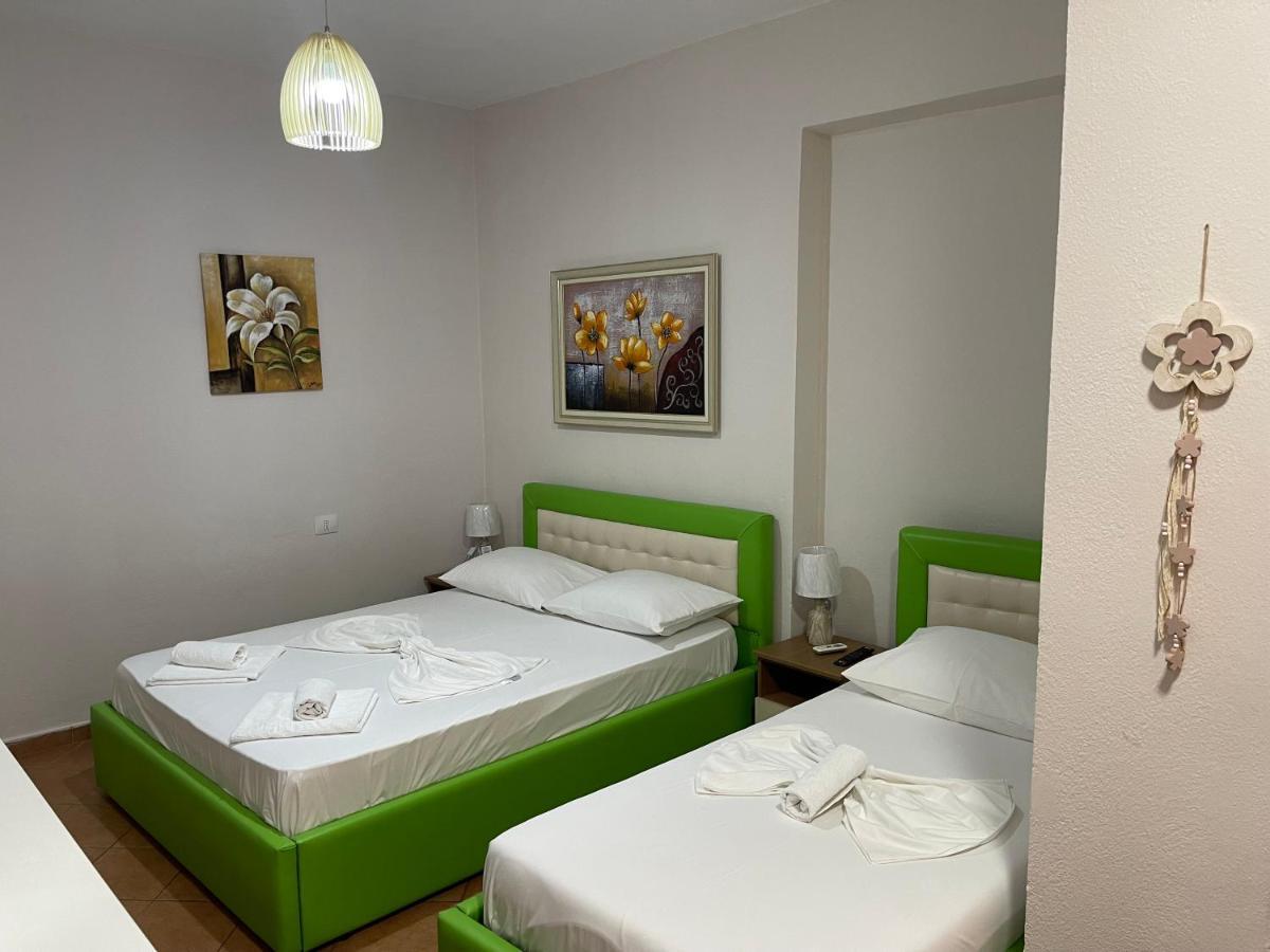 Hotel Veizi Химара Экстерьер фото