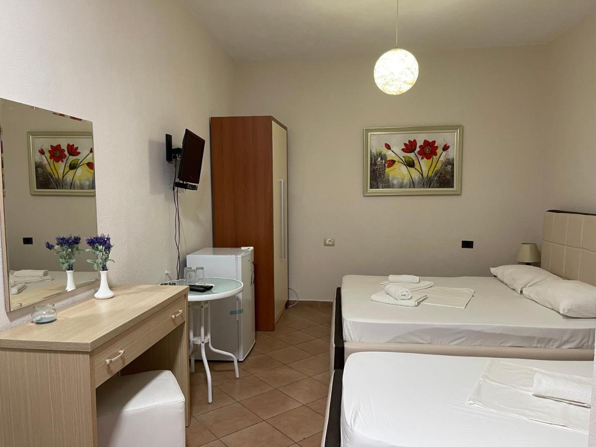 Hotel Veizi Химара Экстерьер фото
