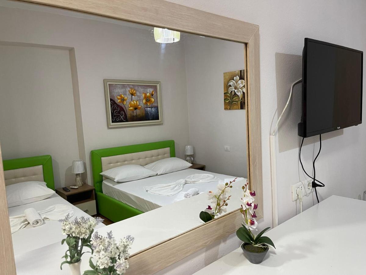 Hotel Veizi Химара Экстерьер фото