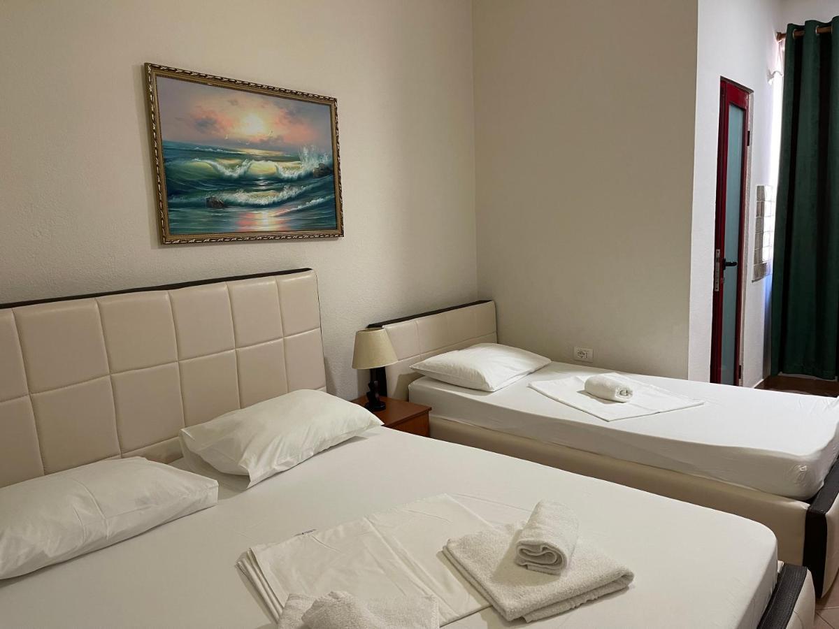 Hotel Veizi Химара Экстерьер фото