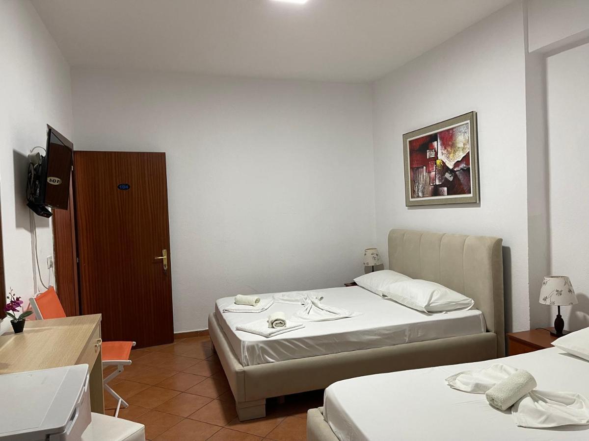 Hotel Veizi Химара Экстерьер фото