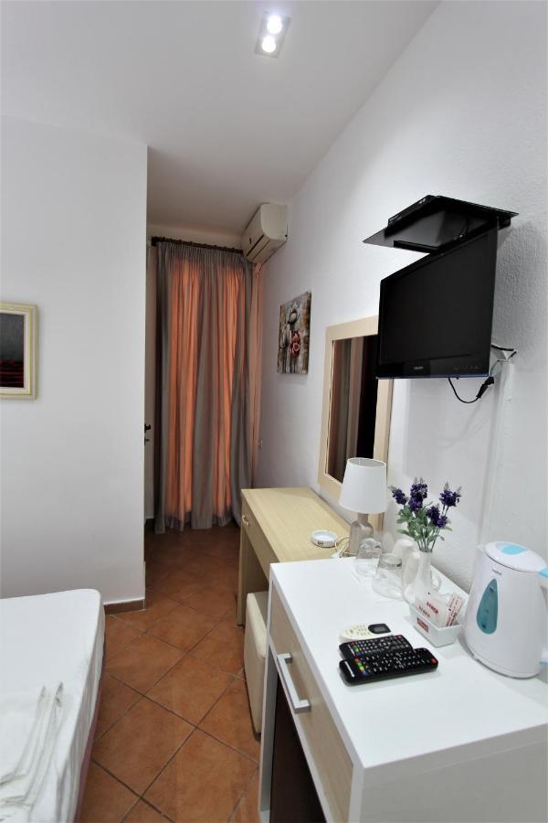 Hotel Veizi Химара Экстерьер фото