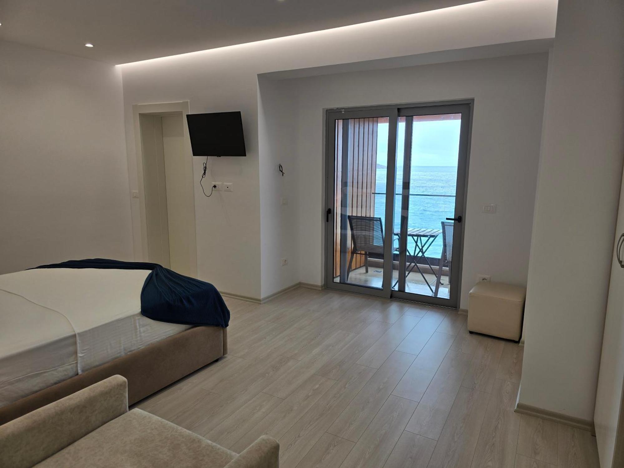 Hotel Veizi Химара Экстерьер фото