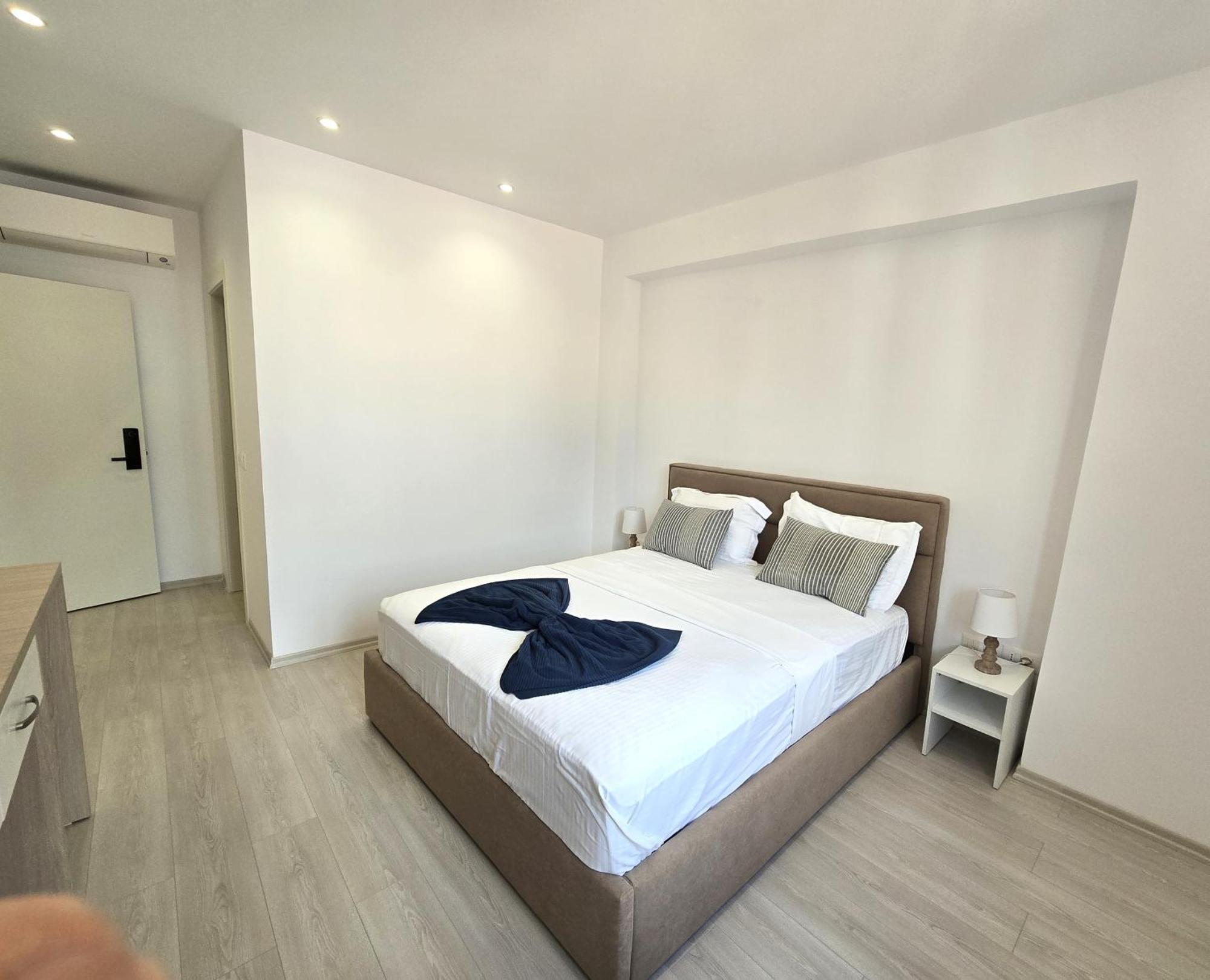 Hotel Veizi Химара Экстерьер фото