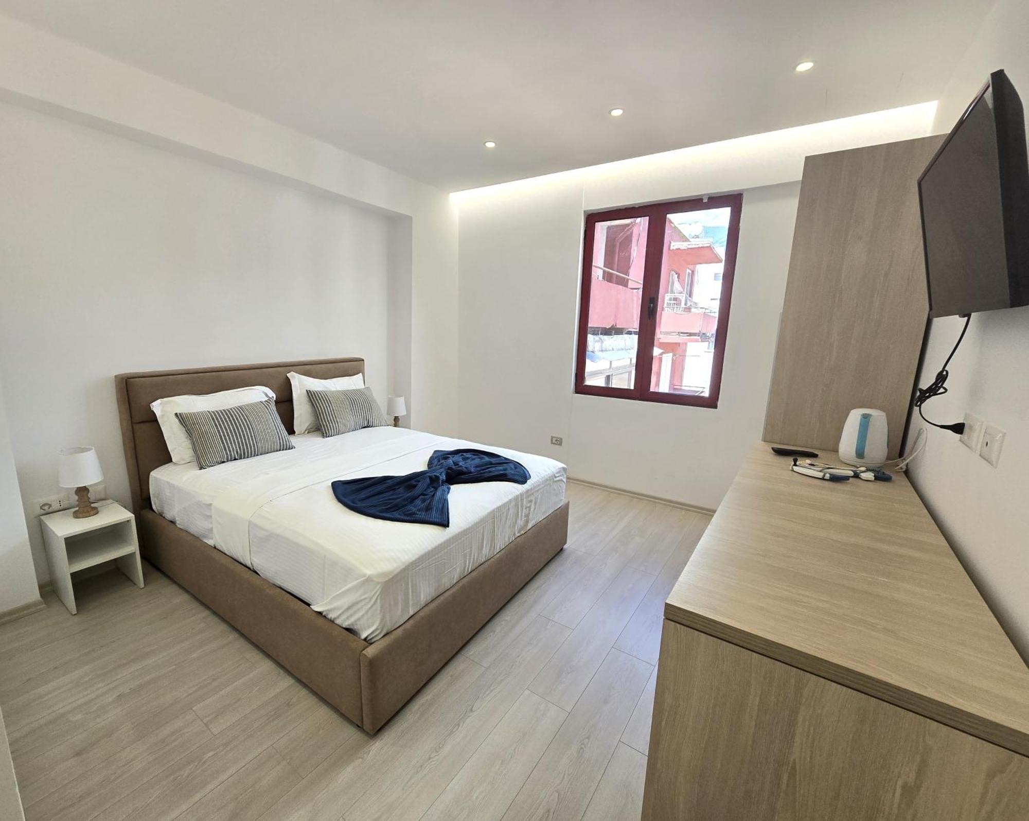 Hotel Veizi Химара Экстерьер фото